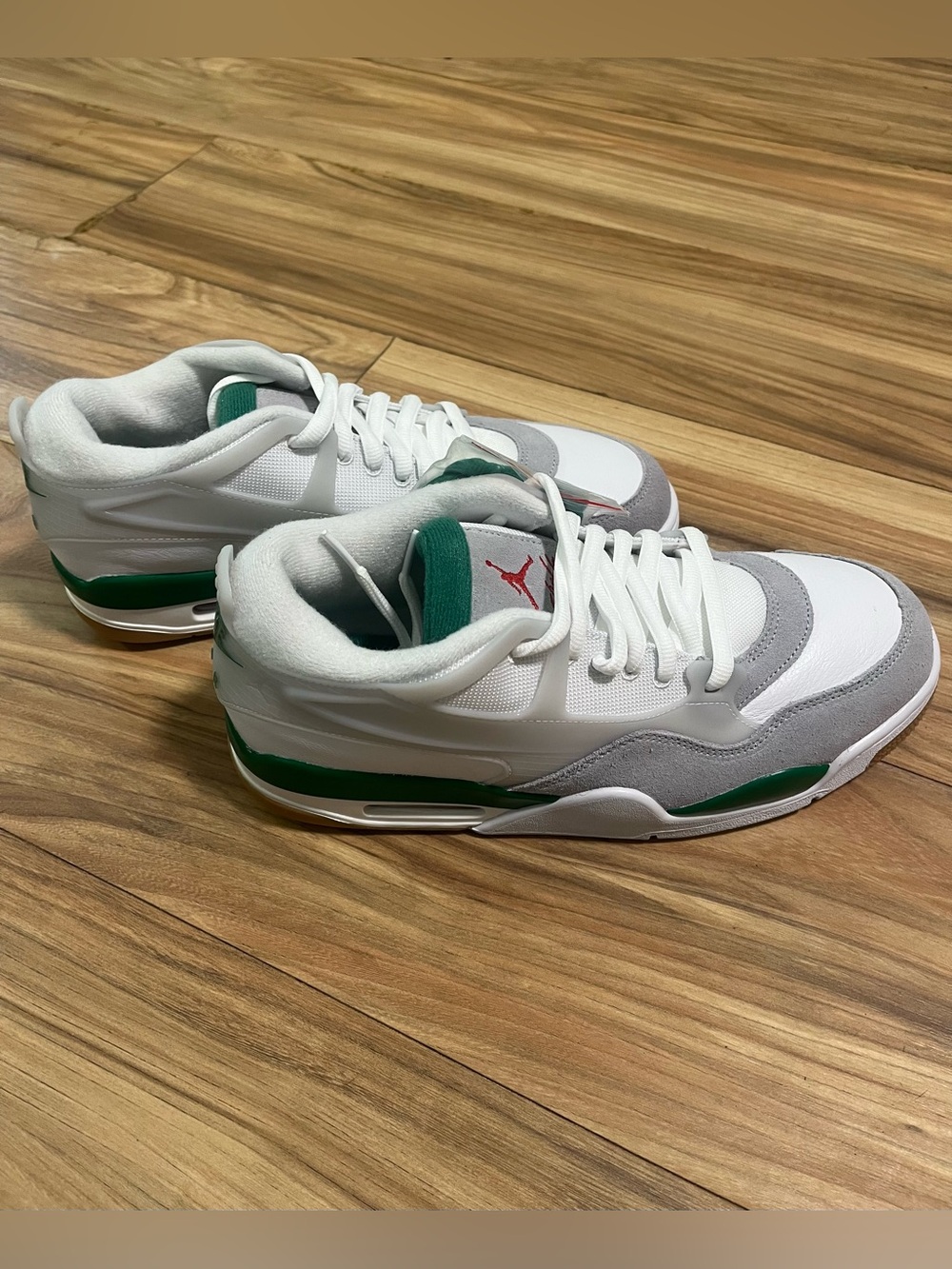 Air Jordan 4 RM in pine green